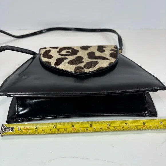 Vtg Cow Print Faux Leather Crossbody Handbag Black Long Strap Boho Western Hip - Picture 9 of 9